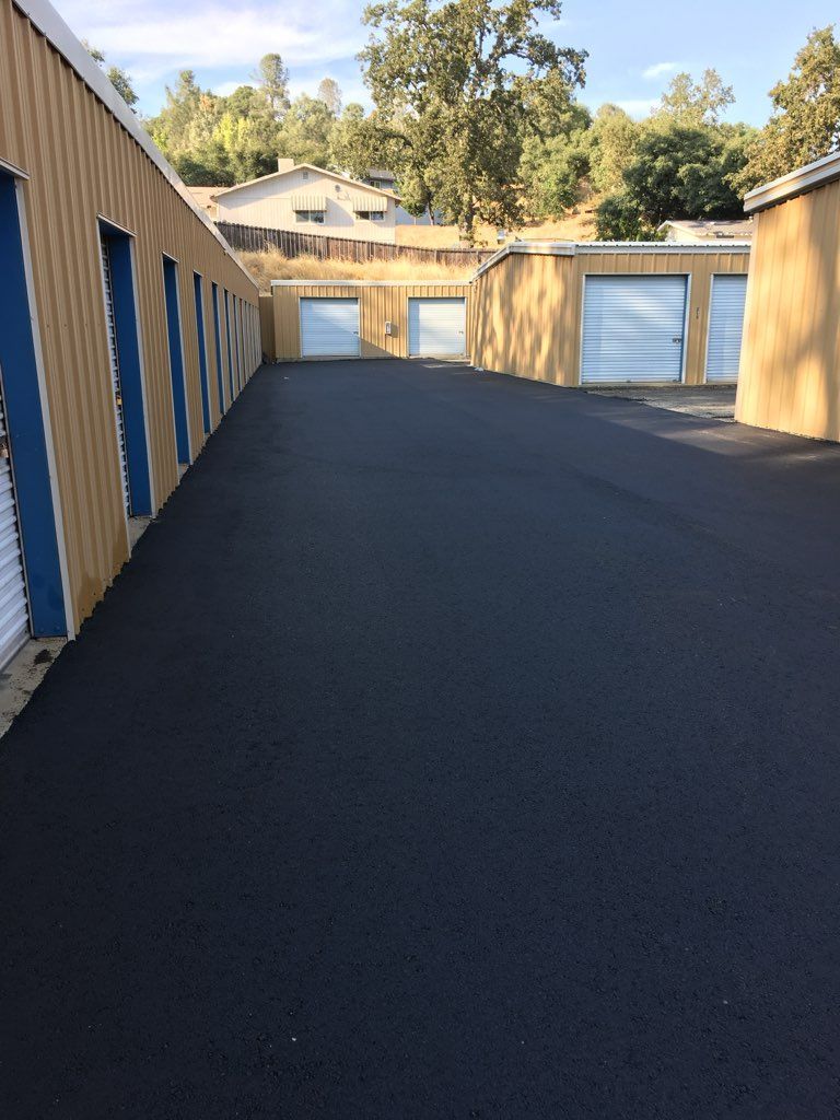 Commercial asphalt paving
